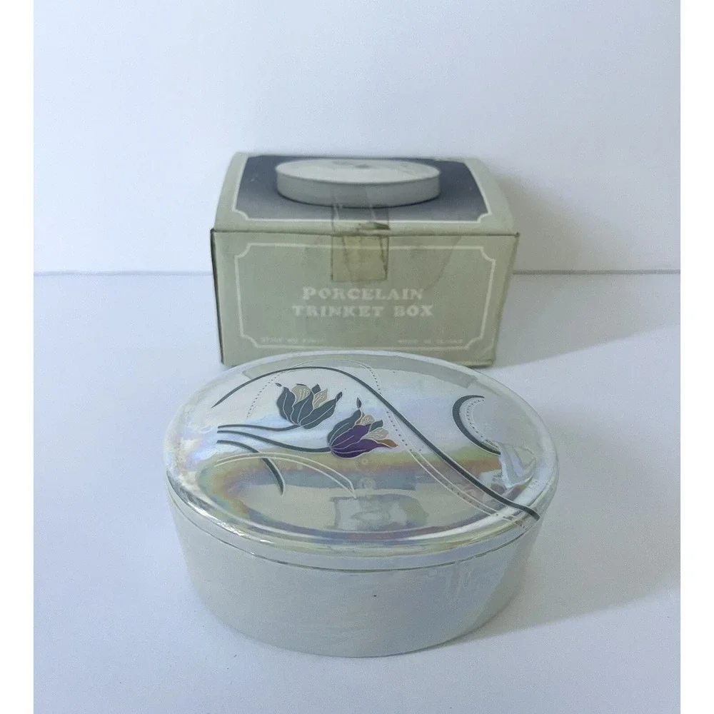 Vintage Porcelain White Floral Trinket Jewelry Box‎ Holder